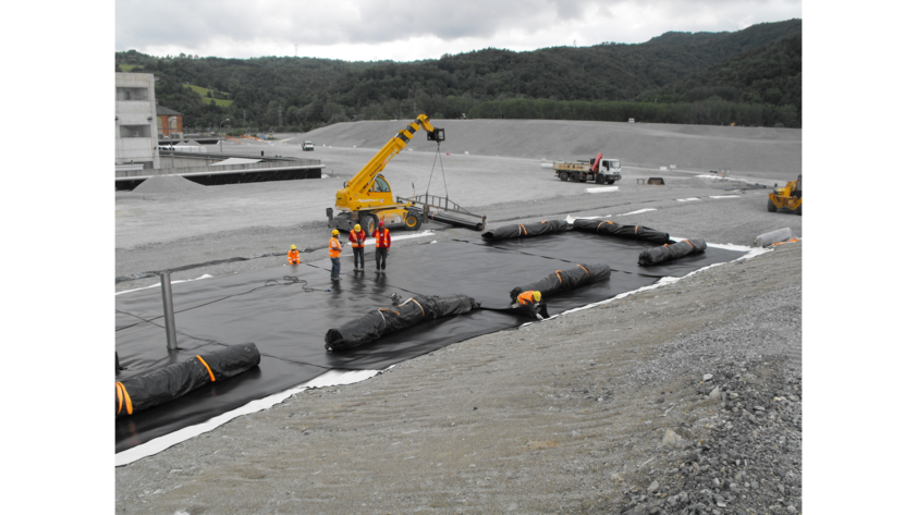 Intervento di posa telo in HDPE