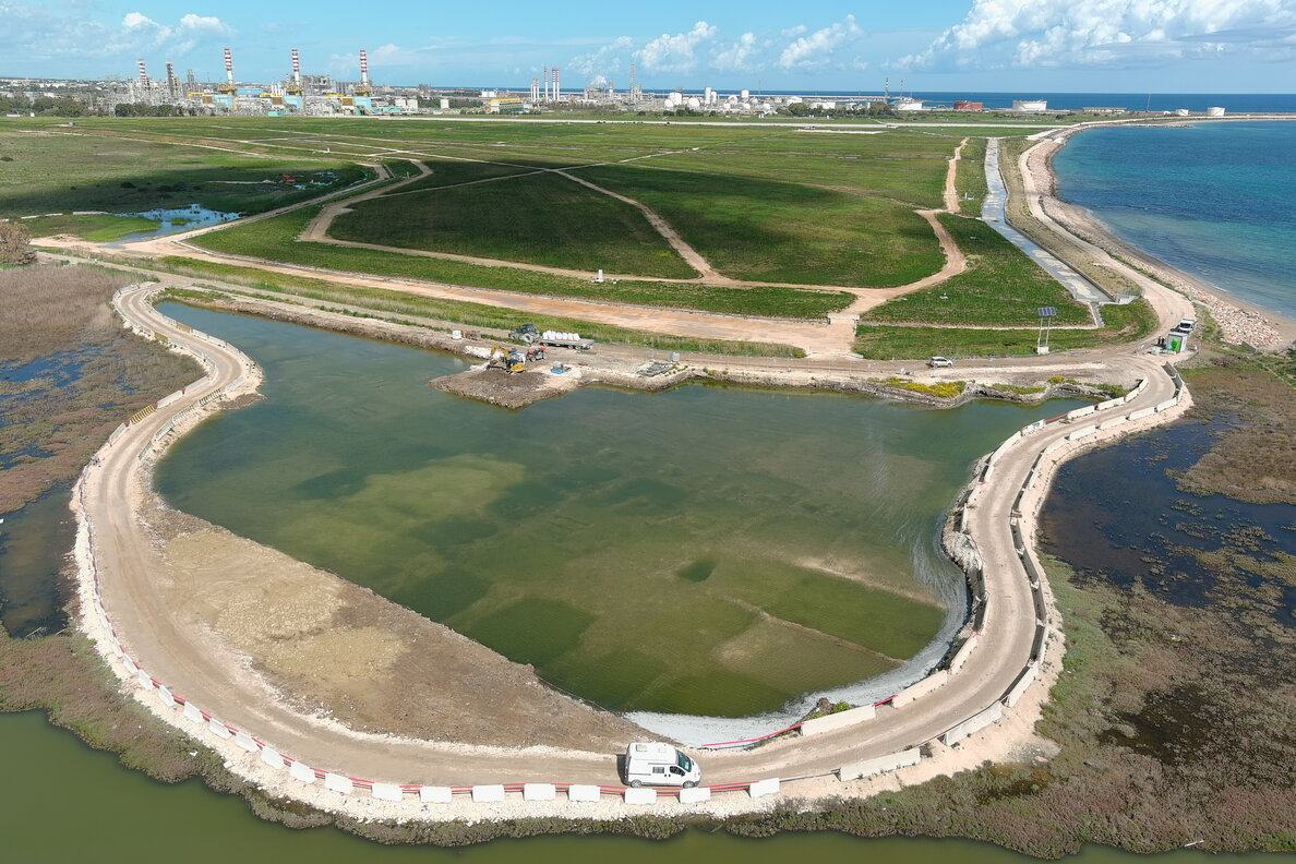 Ripresa dall’alto delle aree esterne bonificate nel sito di Brindisi.